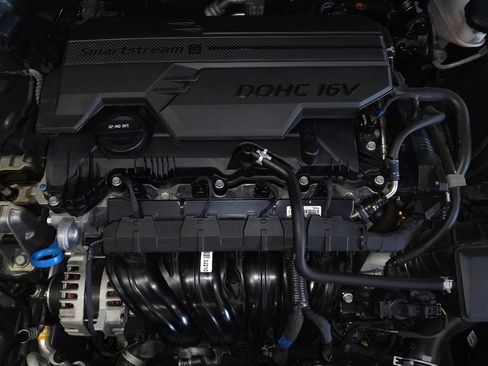 Used 2025 Hyundai Elantra Sport image 30