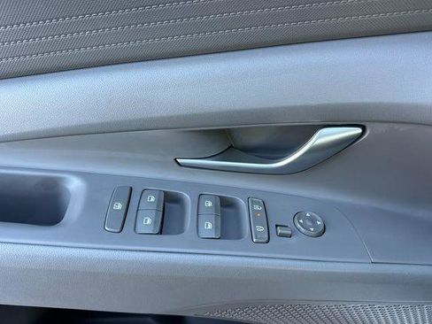 Certified 2026 Hyundai Elantra SE FWD image 11