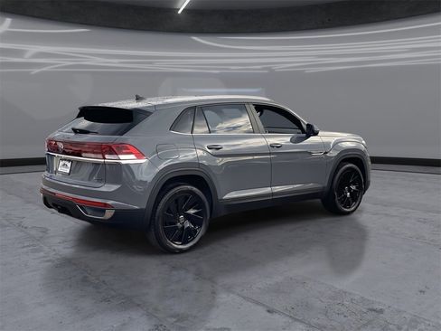 New 2026 Volkswagen Atlas Cross Sport SE image 5
