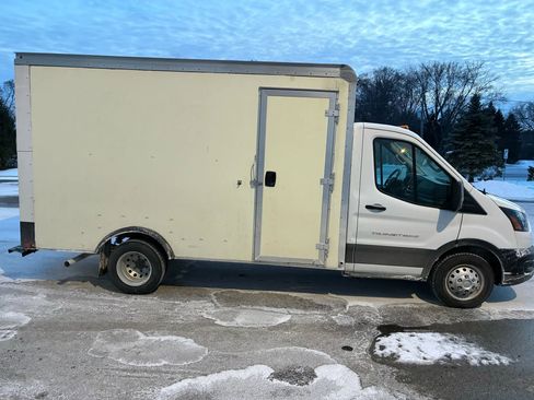 Used 2023 Ford Transit 350 350 HD XL Cutaway Van 2D image 4