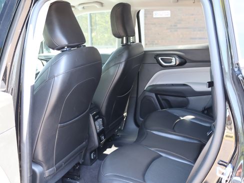 Used 2022 Jeep Compass Limited AWD/4WD image 15