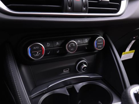 New 2026 Alfa Romeo Stelvio Sprint image 9