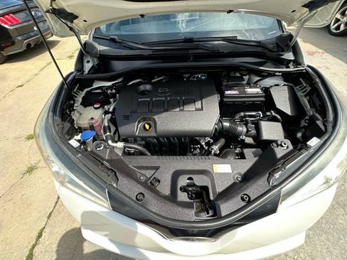 Used 2018 Toyota C-HR XLE FWD image 28