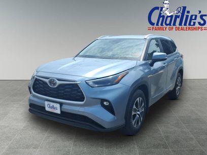 Used 2023 Toyota Highlander XLE