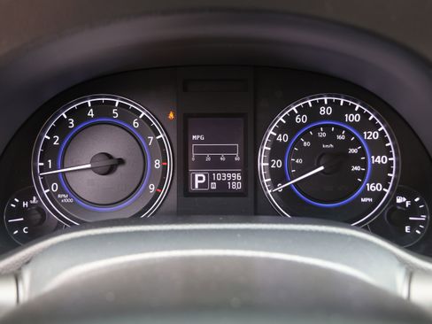 Used 2015 INFINITI Q40 w/ Moonroof Package RWD image 19