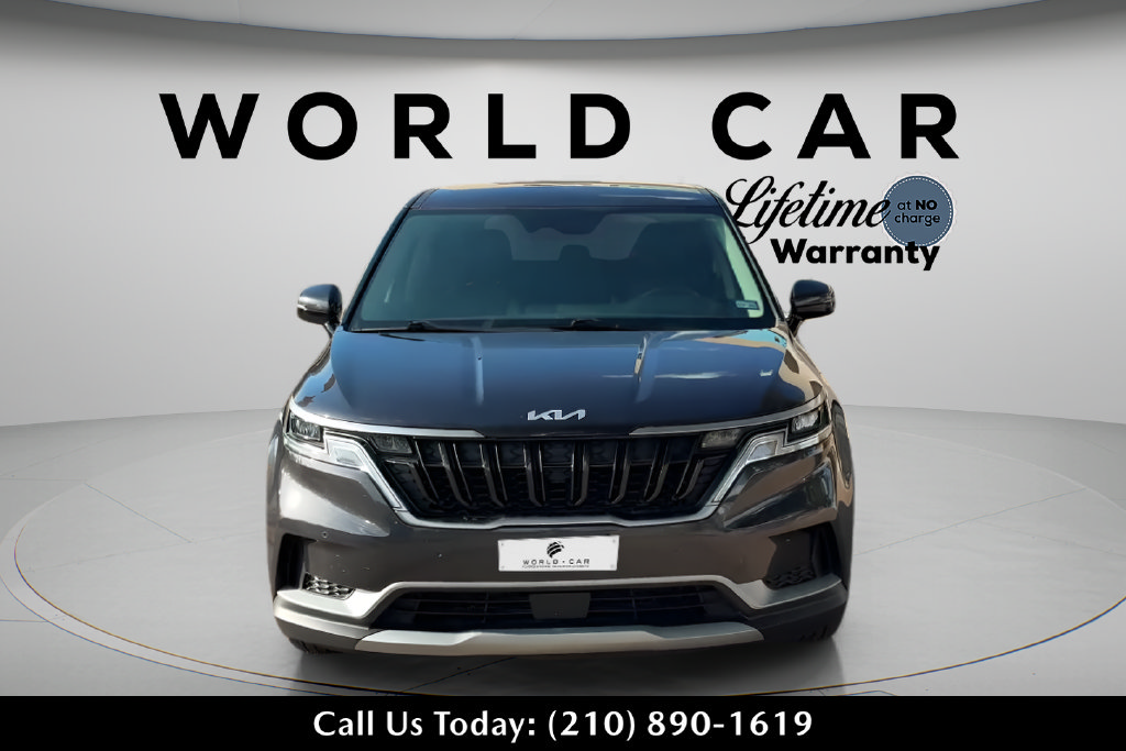 Used 2024 Kia Carnival EX FWD image 2