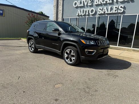 Used 2019 Jeep Compass Limited AWD/4WD image 2