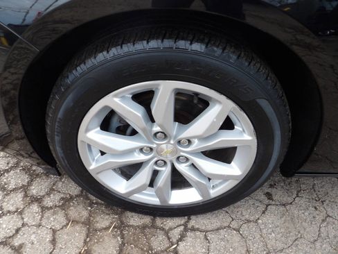 Used 2017 Chevrolet Impala LT image 5