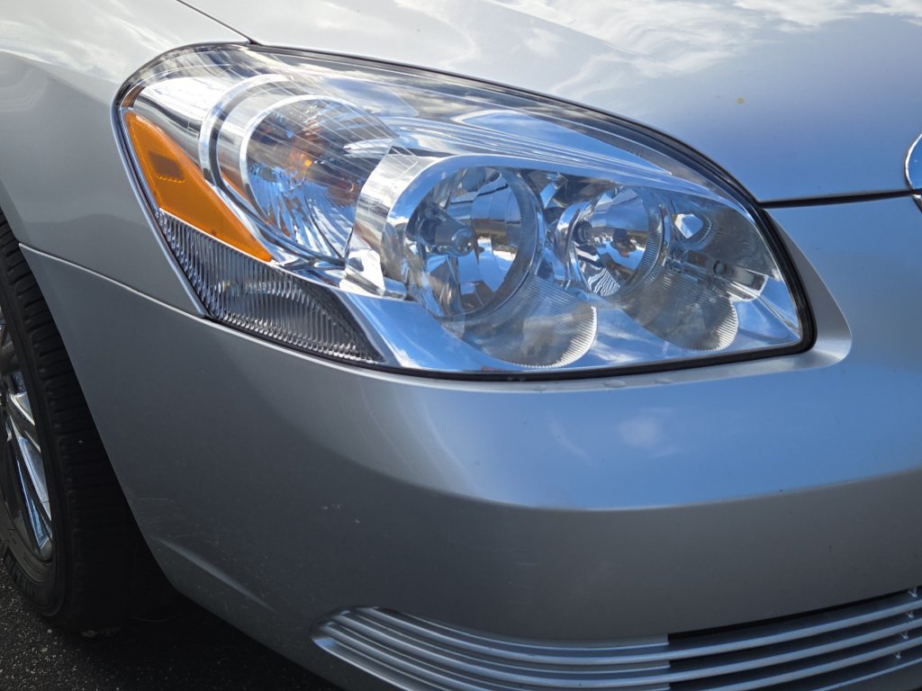 Used 2009 Buick Lucerne CXL FWD image 4
