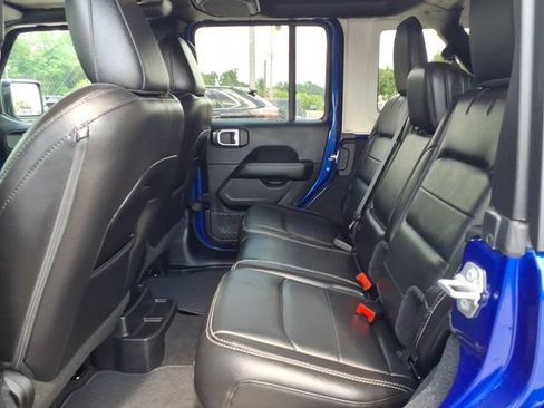 Used 2019 Jeep Wrangler Unlimited Sahara w/ Safety Group AWD/4WD image 9