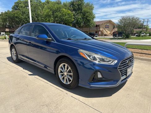 Used 2018 Hyundai Sonata SE w/ Cargo Package image 12