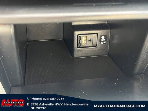 Used 2014 Toyota Camry L image 13