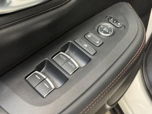 Used 2025 Honda HR-V Sport image 9