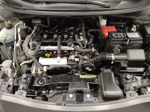 Used 2025 Nissan Versa S FWD image 30