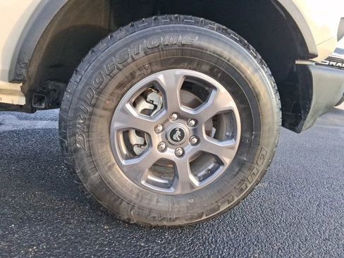 Used 2025 Ford Bronco Big Bend image 3