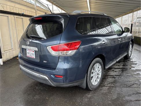 Used 2015 Nissan Pathfinder SV image 7