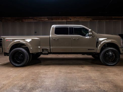 Used 2026 Ford F450 Platinum w/ Platinum Plus Package image 10