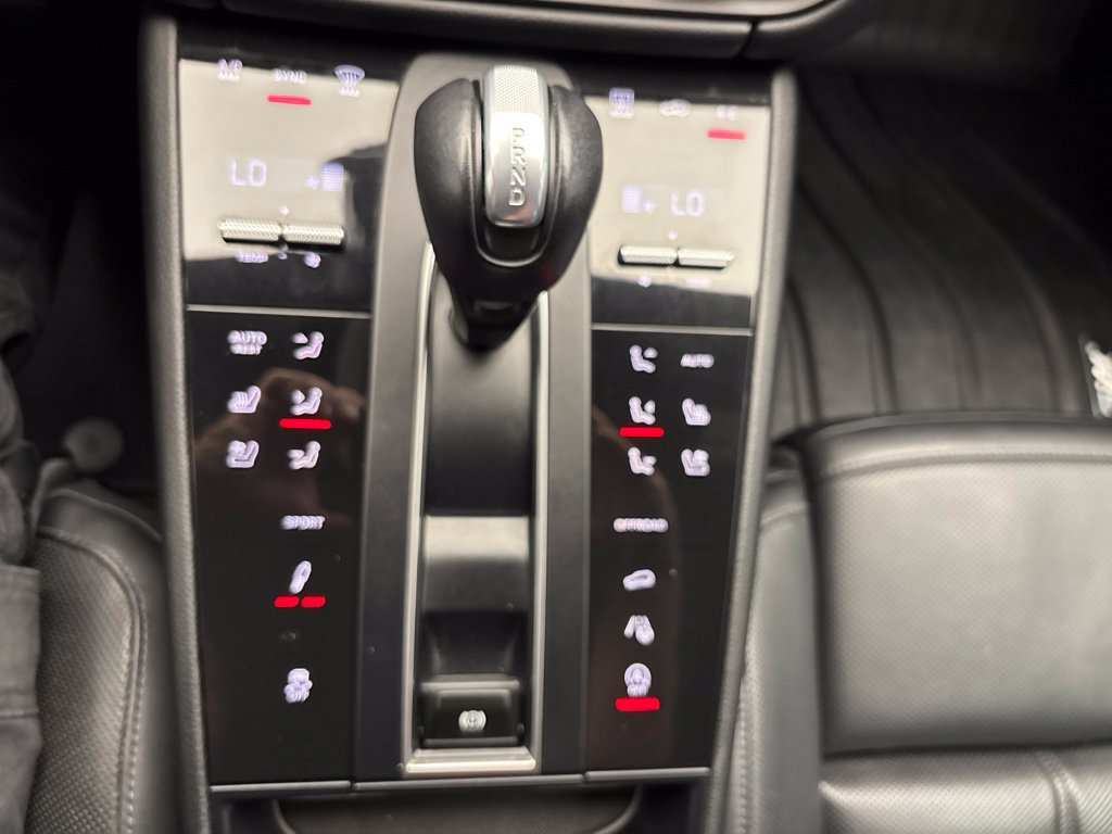 Certified 2023 Porsche Macan S AWD/4WD image 34