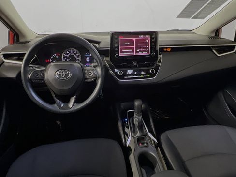 Used 2021 Toyota Corolla LE image 29