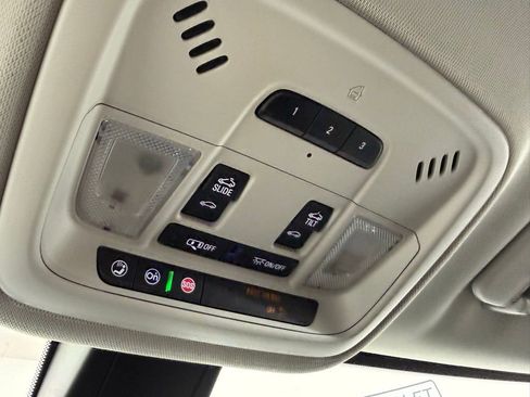 Used 2021 Chevrolet Traverse Premier w/ LPO, Floor Liner Package AWD/4WD image 34