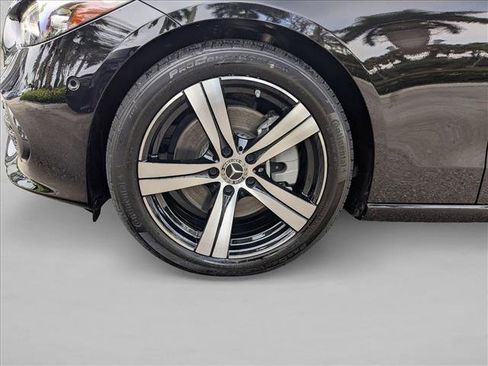 Used 2025 Mercedes-Benz C 300 4MATIC Sedan image 24