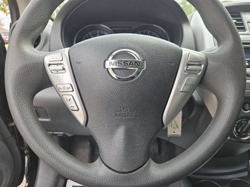 Used 2015 Nissan Versa SV FWD image 18