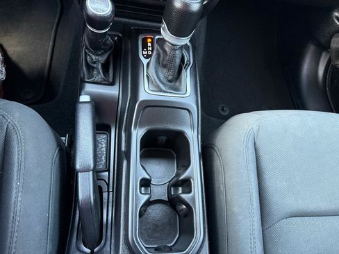 Used 2020 Jeep Wrangler Unlimited Sport AWD/4WD image 29