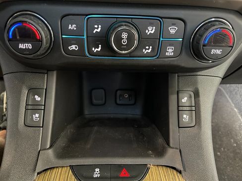 Used 2017 GMC Acadia Denali w/ Technology Package AWD/4WD image 15