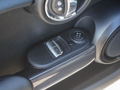 Used 2019 MINI Cooper 2-Door Hardtop w/ Signature Upholstery Package FWD image 24