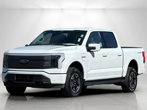 Used 2023 Ford F150 Lightning XLT AWD/4WD image 7