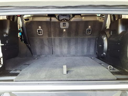 Used 2018 Jeep Wrangler Unlimited Rubicon AWD/4WD image 9