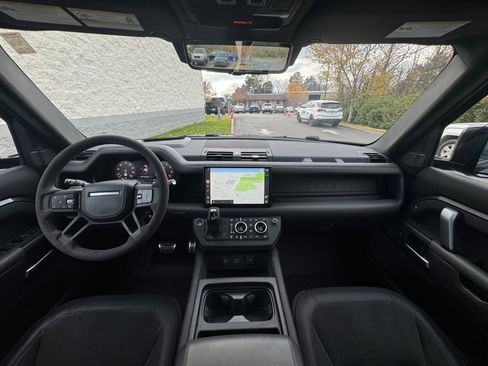 Used 2023 Land Rover Defender 110 image 56