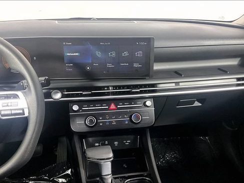 Certified 2026 Hyundai Tucson SE FWD image 8
