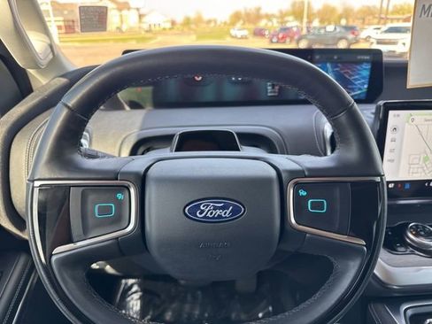 Used 2025 Ford Expedition Max Platinum AWD/4WD image 18