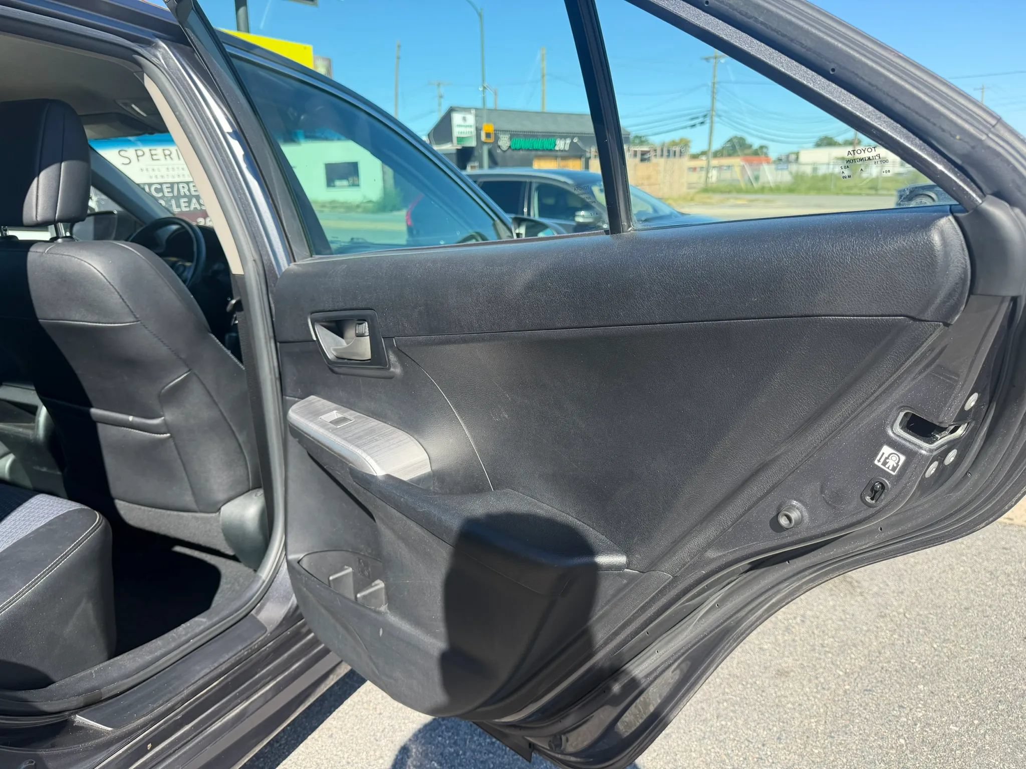 Used 2012 Toyota Camry SE FWD image 10