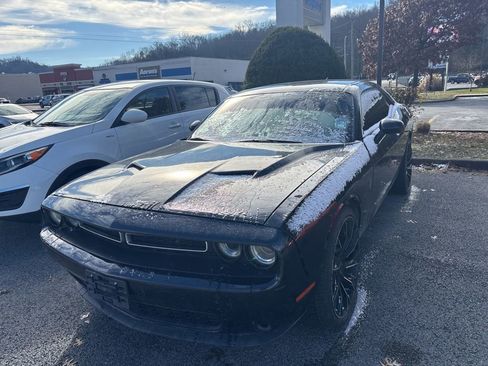 Used 2015 Dodge Challenger SXT w/ Super Sport Group (SS/T) image 1