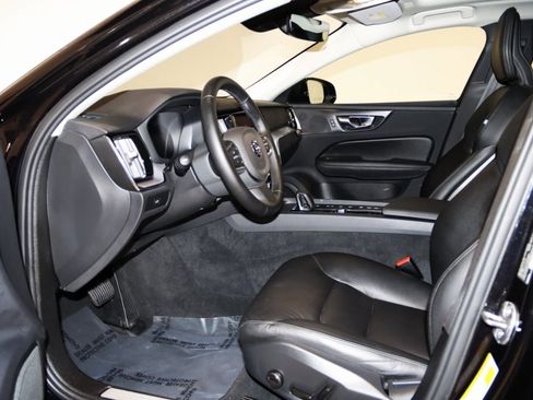 Used 2025 Volvo S60 B5 Core image 33