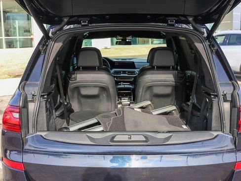 Used 2021 BMW X7 M50i w/ Dynamic Handling Package AWD/4WD image 8