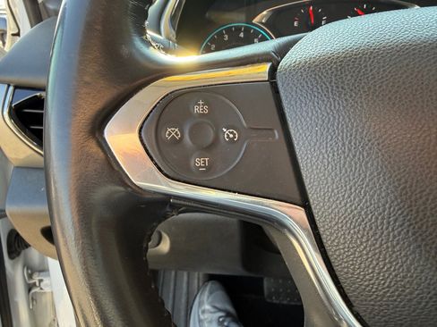 Used 2018 Chevrolet Traverse LT FWD image 11