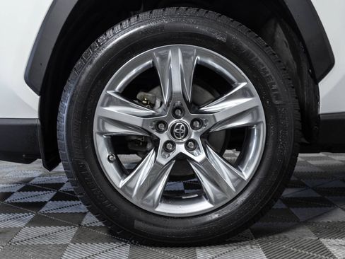 Used 2022 Toyota RAV4 LE AWD/4WD image 45