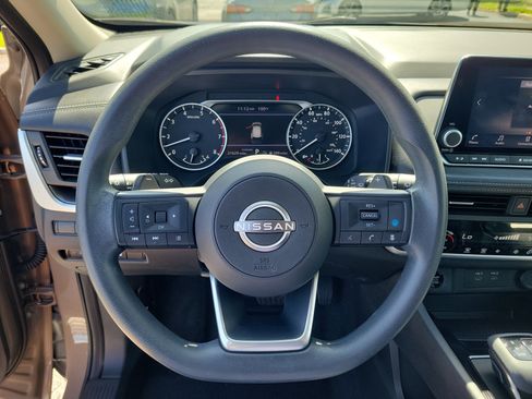 Certified 2024 Nissan Rogue SV FWD image 15