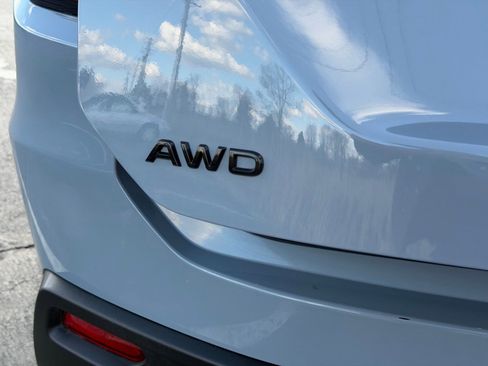 Used 2025 Honda Pilot TrailSport image 38