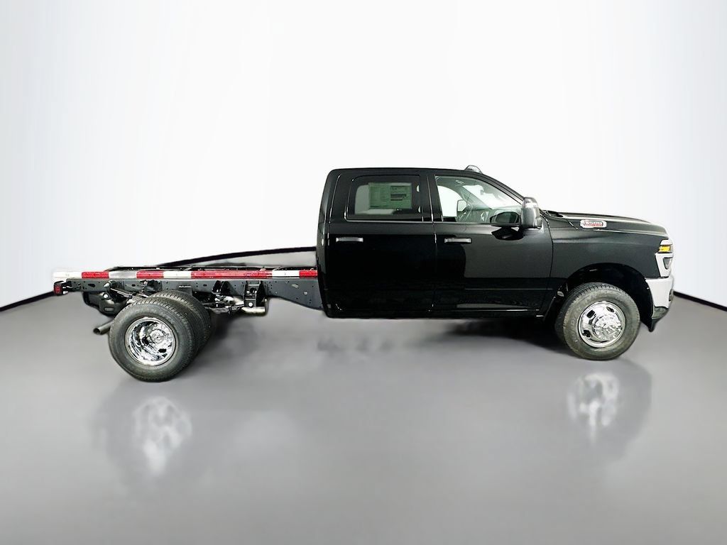 New 2026 RAM 3500 Tradesman w/ Chrome Appearance Group A AWD/4WD image 8