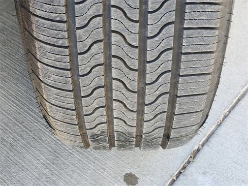 Used 2022 Toyota Highlander XLE image 12