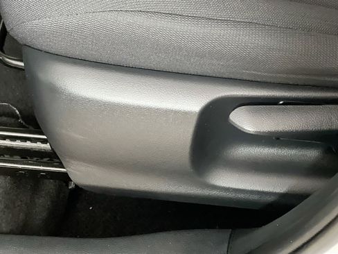 Used 2024 Toyota Corolla Cross LE image 16