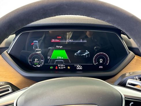 Used 2023 Audi e-tron GT Premium Plus image 12