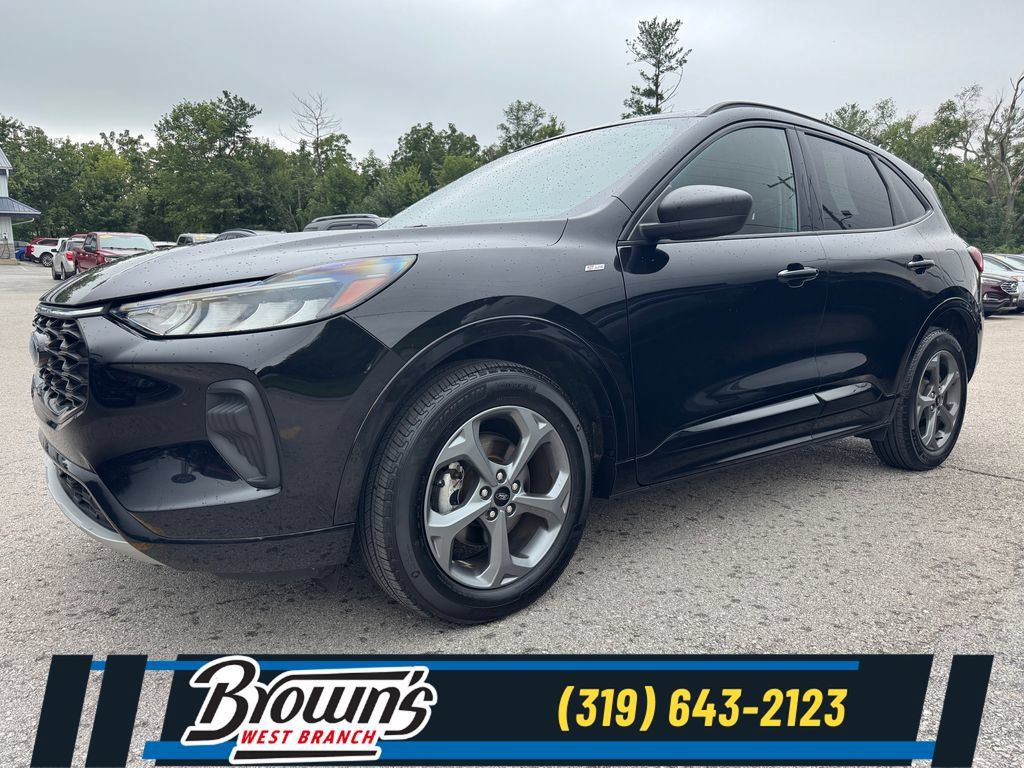 Used 2024 Ford Escape ST-Line w/ Tech Pack #1 AWD/4WD image 1