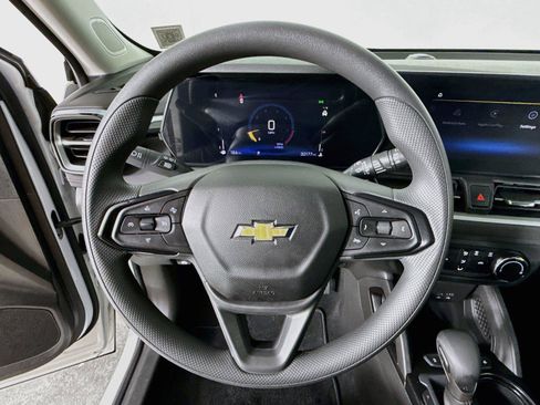 Used 2024 Chevrolet TrailBlazer LS FWD image 4
