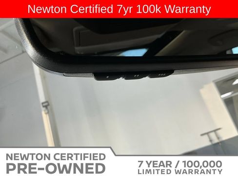 Used 2025 Nissan Pathfinder Platinum FWD image 34