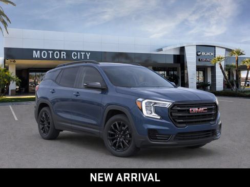 Certified 2024 GMC Terrain SLE w/ Elevation Edition FWD image 2